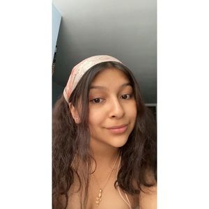 Meet your Posher, Selena